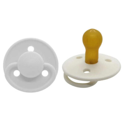 Mininor Latex Dummy 6+ months - Snowberry